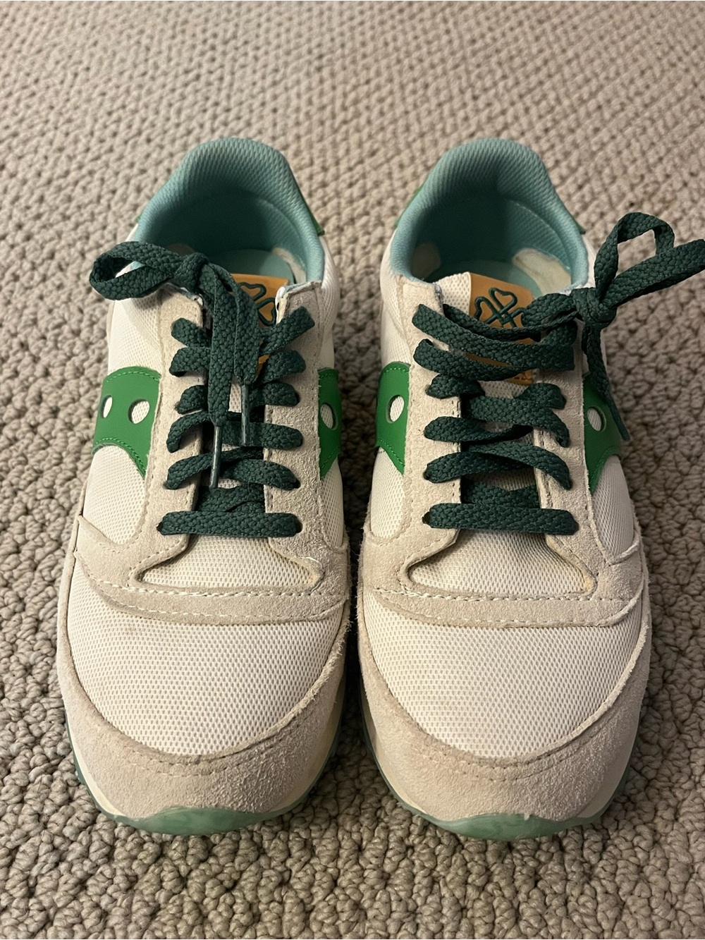 Saucony women Off-White and Green Sneakers